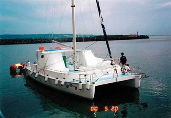 カタマラン双胴船    